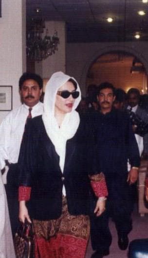 Escorting Benazir Bhutto